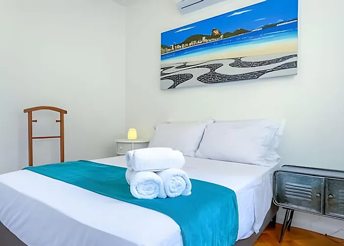 Hr.113 - Apartamento Recentemente Reformado Com 2 Dormitorios Para Alugar No Posto 10 De Ipanema