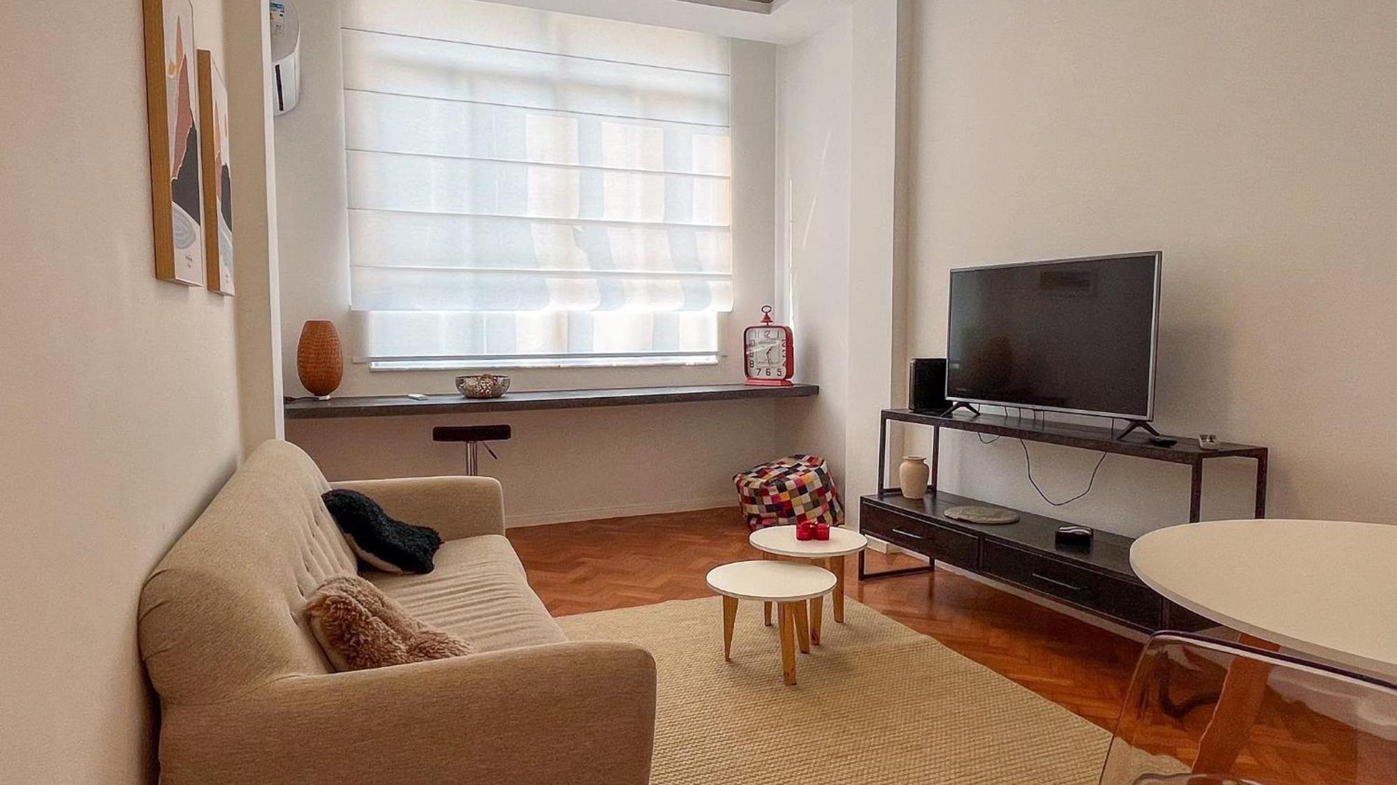 Hr.113 - Recentemente Reformado Com 2 Alugar No Posto 10 De Ipanema Apartment *