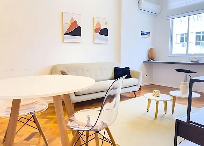 Hr.113 - Apartamento Recentemente Reformado Com 2 Dormitorios Para Alugar No Posto 10 De Ipanema